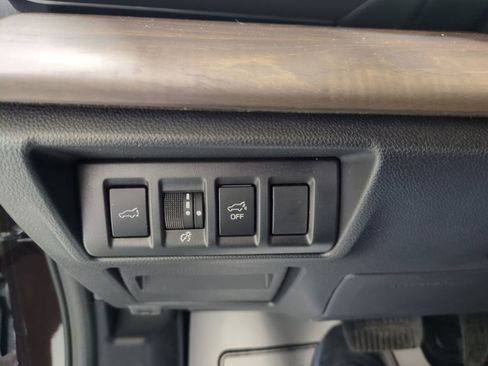 Used 2025 Subaru Outback Limited AWD/4WD image 18