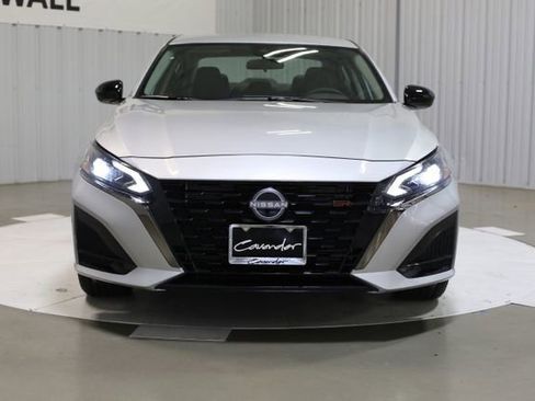 New 2025 Nissan Altima 2.5 SR image 3