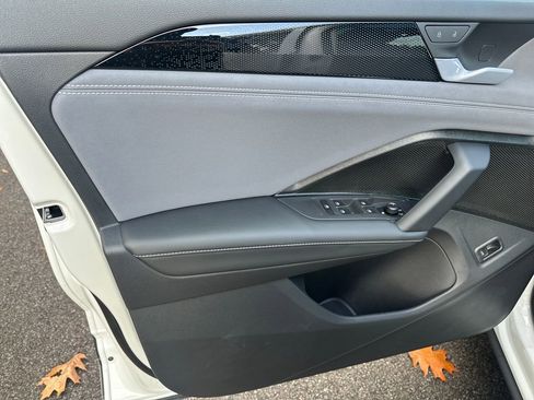 New 2026 Volkswagen Tiguan SE image 5