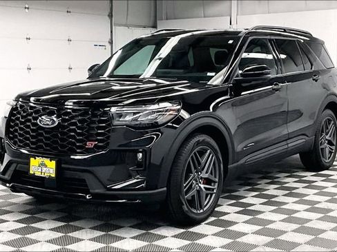 Used 2025 Ford Explorer ST AWD/4WD image 12