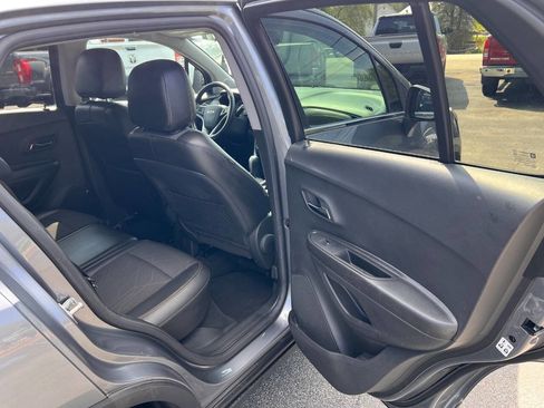 Used 2019 Chevrolet Trax LT w/ LT Convenience Package AWD/4WD image 24