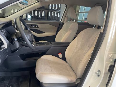 Used 2023 Nissan Rogue SV FWD image 10