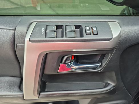 Used 2017 Toyota 4Runner SR5 AWD/4WD image 23