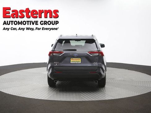 Used 2021 Toyota RAV4 XLE AWD/4WD image 36