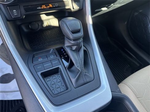 Used 2024 Toyota RAV4 XLE w/ Convenience Package image 21