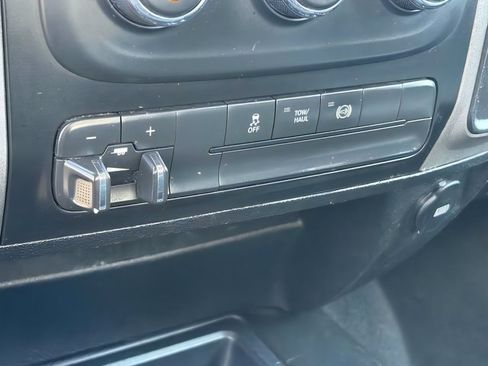 Used 2018 RAM 2500 Tradesman w/ Chrome Appearance Group AWD/4WD image 25