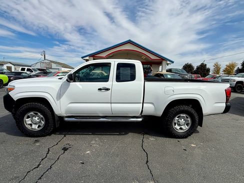 Used 2019 Toyota Tacoma SR RWD image 2