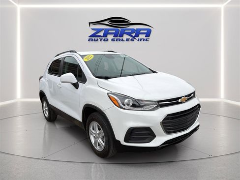 Used 2022 Chevrolet Trax LT w/ LT Convenience Package AWD/4WD image 9