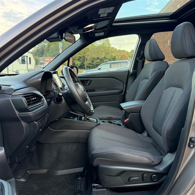 Used 2025 Subaru Forester Premium AWD/4WD image 8