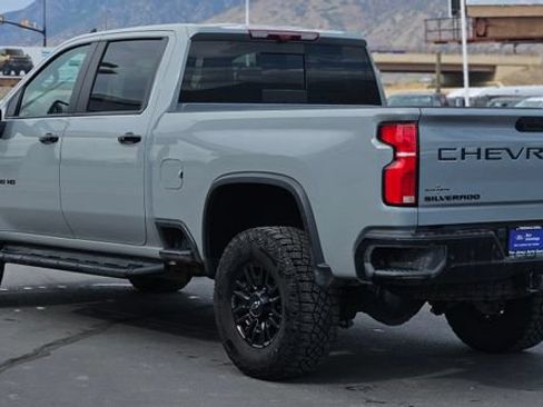 Used 2025 Chevrolet Silverado 2500 ZR2 w/ Technology Package AWD/4WD image 3