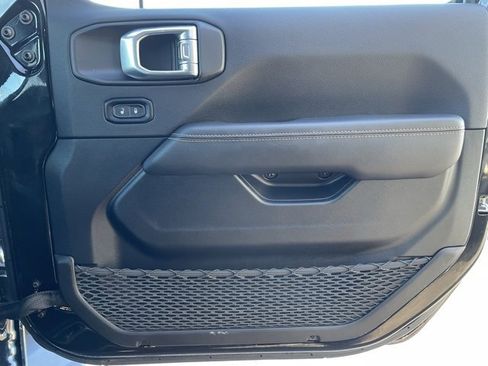 Used 2023 Jeep Gladiator Overland image 26