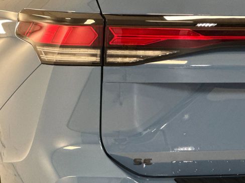 New 2026 Volkswagen Tiguan SE R-Line AWD/4WD image 25