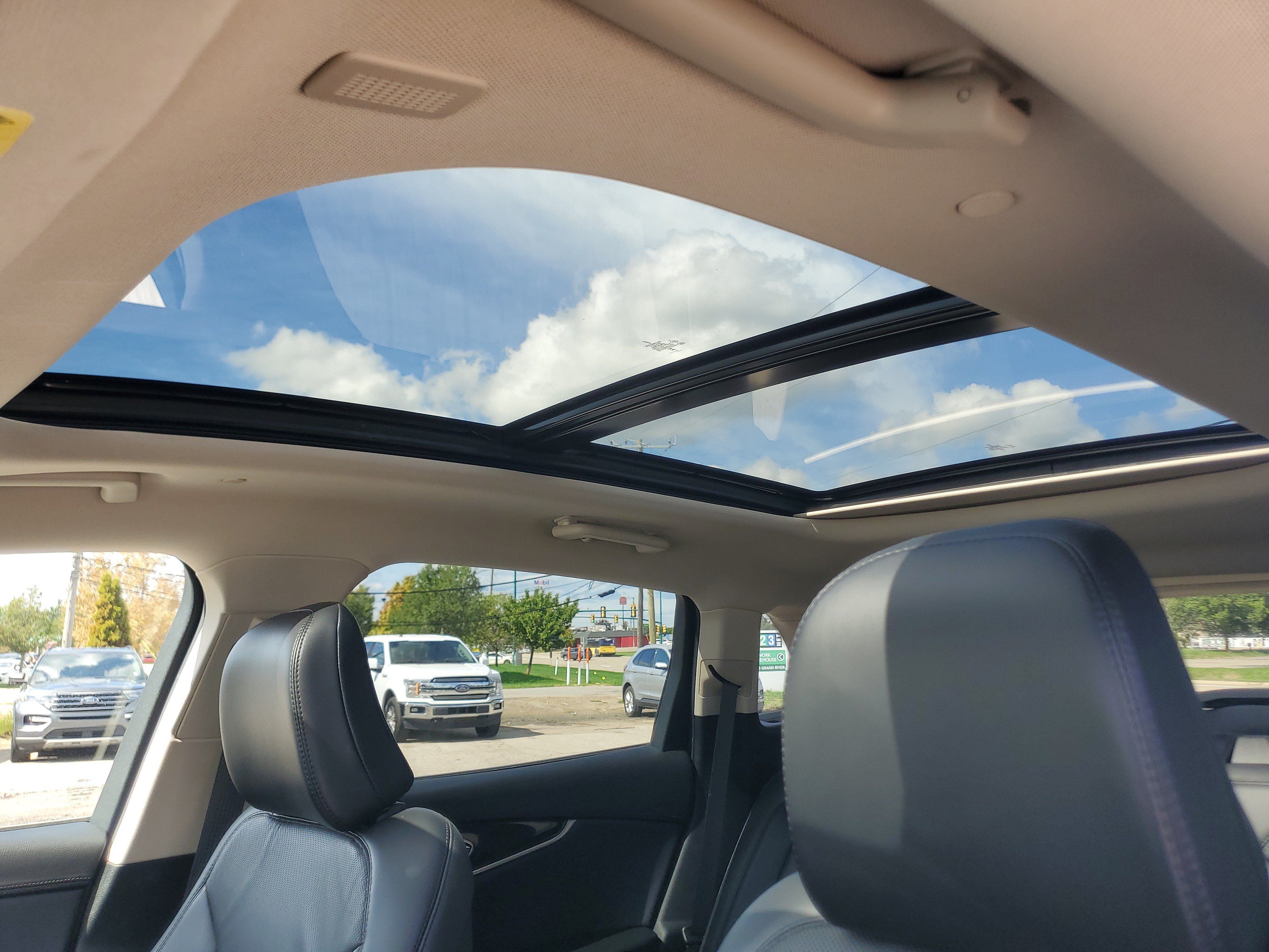 Certified 2023 Lincoln Nautilus Reserve AWD/4WD image 11