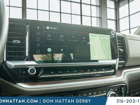 Used 2022 GMC Sierra 1500 SLT w/ SLT Premium Plus Package AWD/4WD image 9