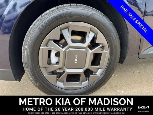 Used 2026 Kia Carnival EX FWD image 9