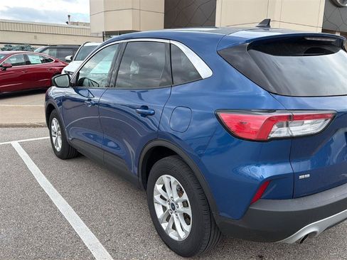 Used 2022 Ford Escape SE AWD/4WD image 3