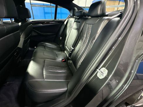 Used 2020 BMW M550i xDrive image 34