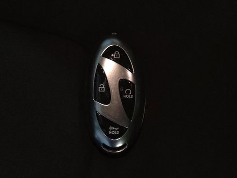 Used 2025 Hyundai Elantra SEL image 32