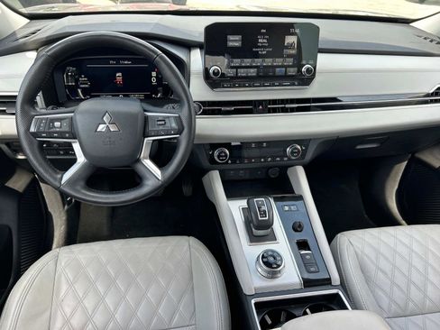 Used 2023 Mitsubishi Outlander SEL image 6