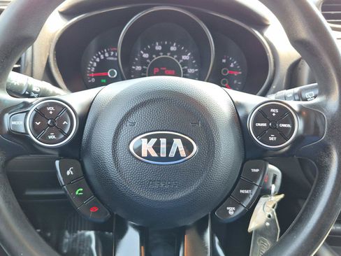 Used 2015 Kia Soul FWD image 24