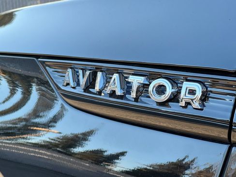 New 2026 Lincoln Aviator AWD w/ Jet Appearance Package image 7