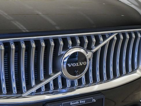 Certified 2023 Volvo XC90 B6 Ultimate w/ Protection Package Premier AWD/4WD image 9