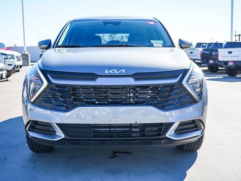 Used 2023 Kia Sportage LX image 2