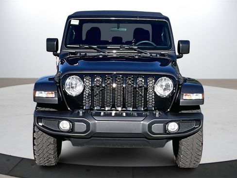 Certified 2023 Jeep Gladiator Willys image 3