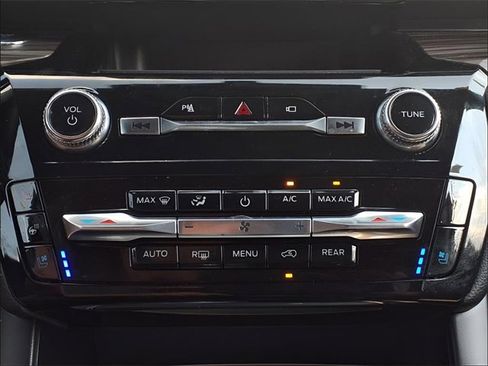 Used 2022 Ford Explorer Limited w/ Equipment Group 301A image 24