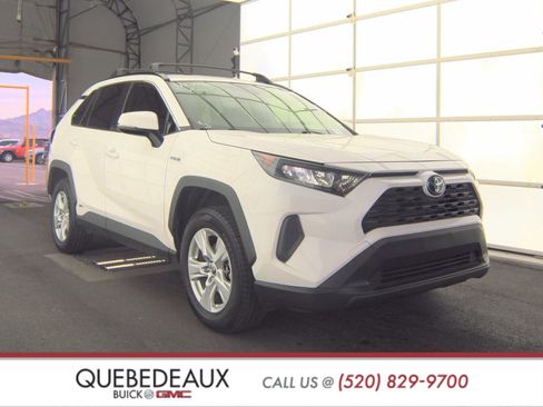 Used 2020 Toyota RAV4 LE image 4
