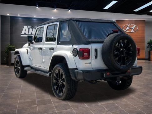 Used 2021 Jeep Wrangler Unlimited Sahara w/ Cold Weather Group AWD/4WD image 11