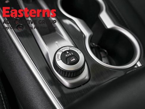 Used 2020 Nissan Pathfinder S image 22