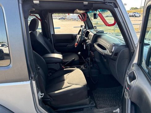 Used 2016 Jeep Wrangler Sport w/ Quick Order Package 23S AWD/4WD image 10