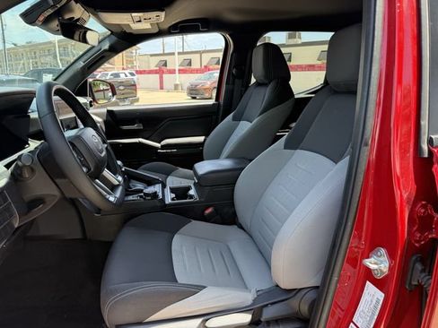 Used 2024 Toyota Tacoma TRD Sport AWD/4WD image 26