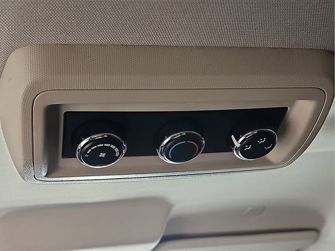 Used 2020 Dodge Journey SE w/ SE Popular Equipment Group image 15