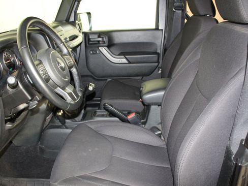 Used 2018 Jeep Wrangler Sport image 5