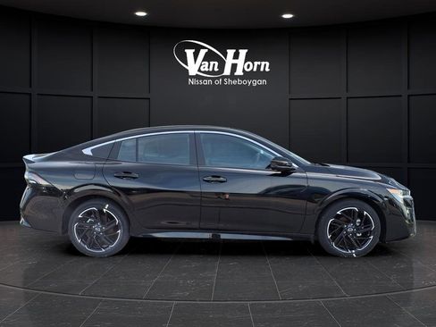 New 2026 Nissan Sentra SR w/ Floor Mat Package FWD image 12