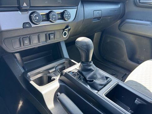 Used 2022 Toyota Tacoma SR w/ SR Convenience Package RWD image 19