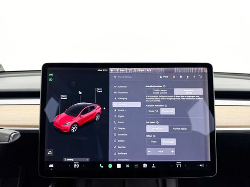 Used 2021 Tesla Model Y Long Range AWD/4WD image 9