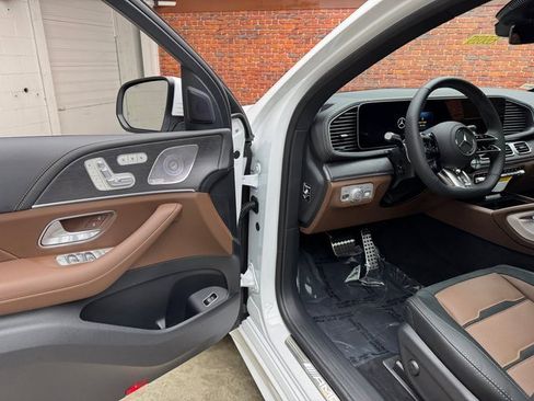 New 2026 Mercedes-Benz GLE 53 AMG 4MATIC Coupe image 9