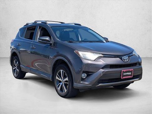 Used 2016 Toyota RAV4 XLE FWD image 3