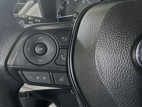 Used 2025 Toyota Corolla Cross L image 16