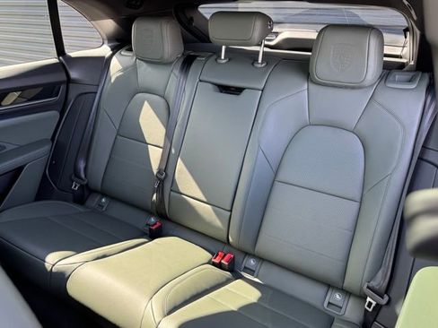 New 2025 Porsche Macan 4 Electric AWD/4WD image 33