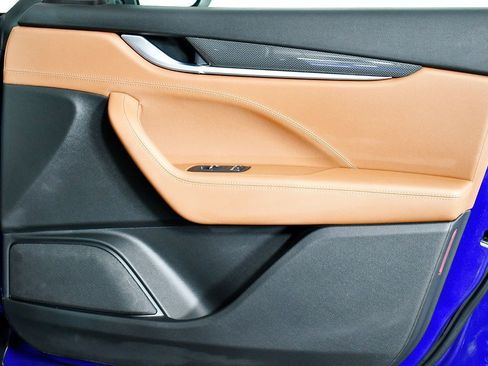 Used 2021 Maserati Levante image 38