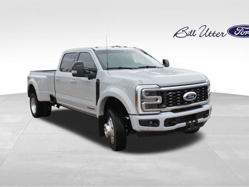 Certified 2025 Ford F450 Platinum w/ FX4 Off-Road Package AWD/4WD image 3