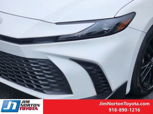 Used 2025 Toyota Camry SE FWD image 10
