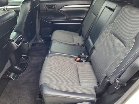 Used 2018 Toyota Highlander Plus image 24