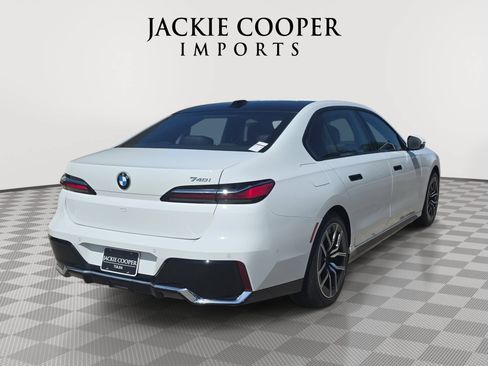 Used 2025 BMW 740i RWD image 5