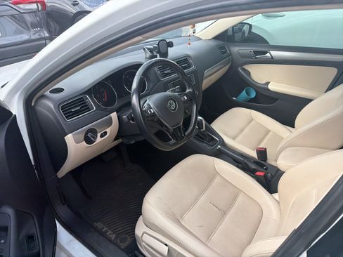 Used 2018 Volkswagen Jetta SE FWD image 7