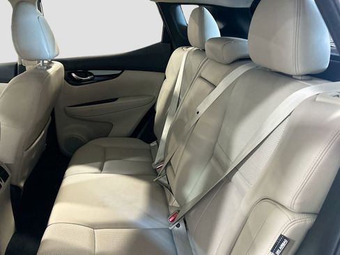 Used 2022 Nissan Rogue Sport SL image 24